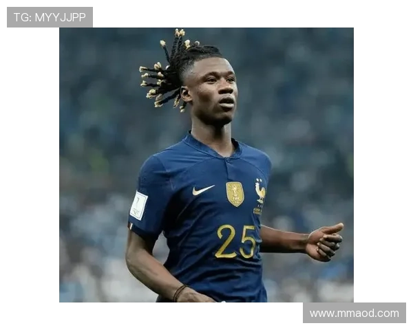 德容 vs 卡马文加：中场核心潜力与成长轨迹对比