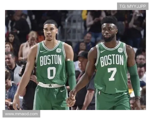 班恩无球跑动拉开空间，灰熊外线效率显著提升