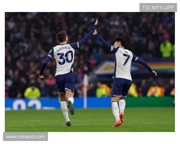 本坦库尔从尤文图斯到热刺的中场转型历程解析