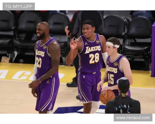 勒布朗挡拆单打面对换防，得分效率较上季提升