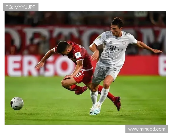 拜仁多线作战压力增加，阵容深度承压对赛季表现形成制约